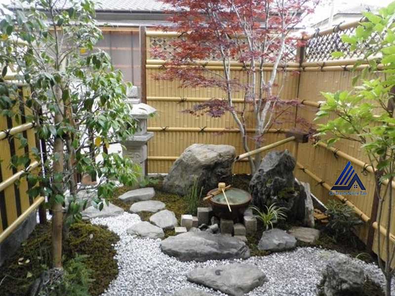 Tre giả trang trí sân vườn Nhật Bản